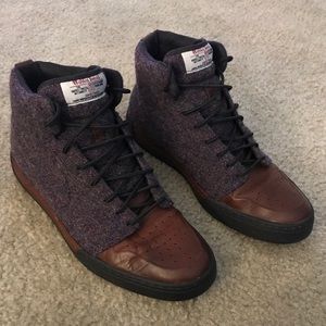 Nike Air Royalty Mid sz:9